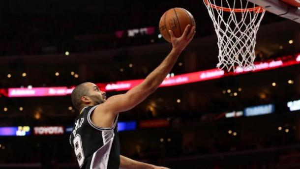 Tony Parker goes in for the finish. (Photo: Los Angeles AFB)