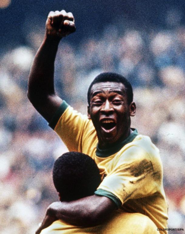 Pele celebrating one of his many goals (CampoRetro.com)