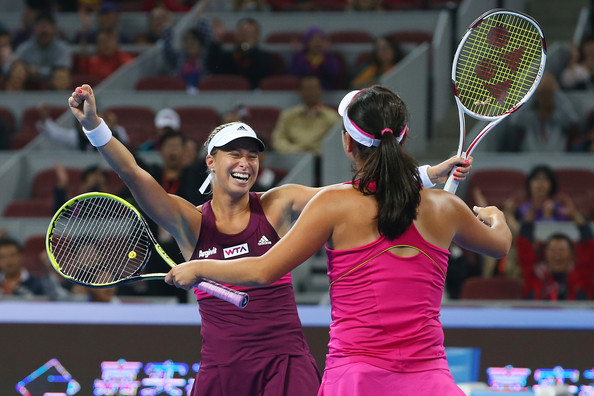 Hlavackova and Peng celebrates winning the title at Beijing in 2014 | Photo: Chris Hyde/Getty Images AsiaPac