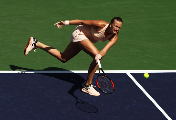 Petra Kvitova had a good chance to send the match into a deciding set but the Czech was struggling under the soaring temperatures | Photo: Adam Pretty/Getty Images North America