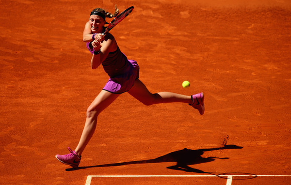 Petra Kvitova hits a backhand during the 2016 Mutua Madrid Open. | Photo: Clive Brunskill/Getty Images Europe