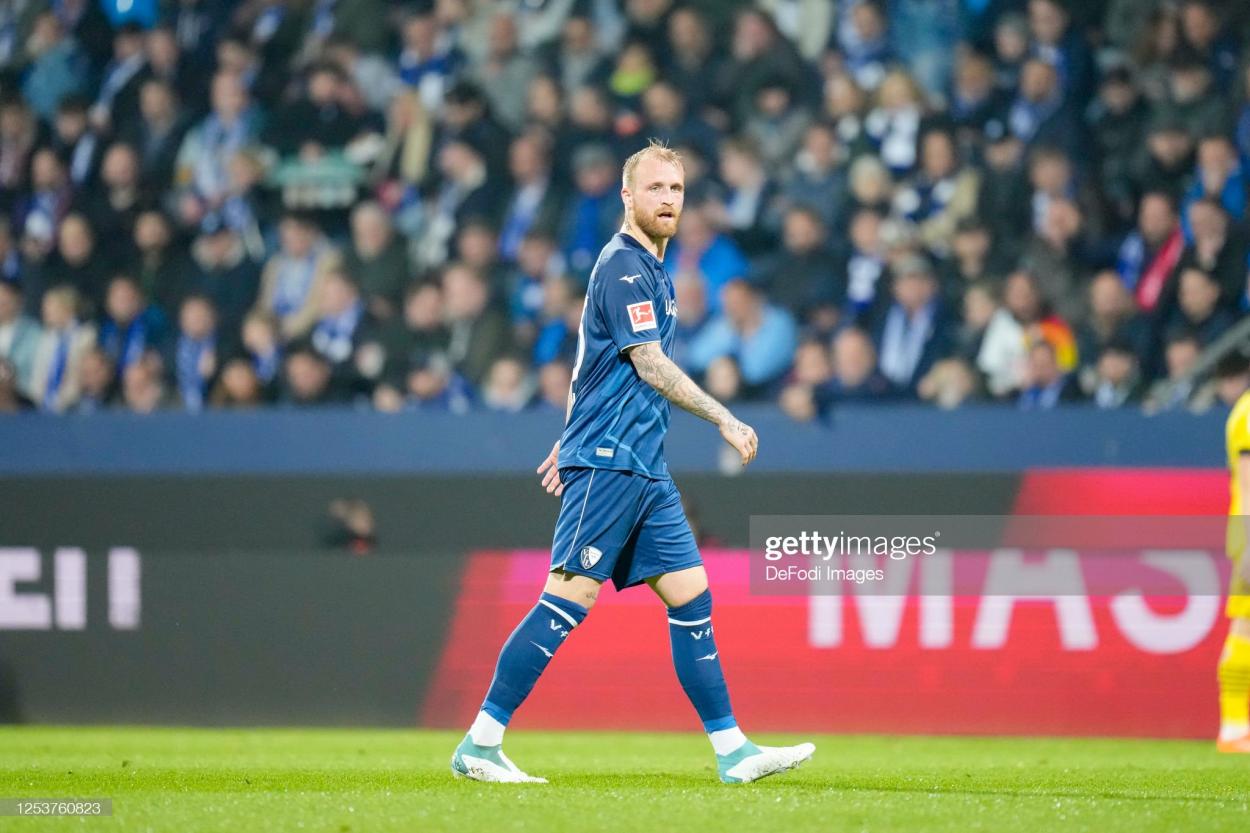 <strong><a  data-cke-saved-href='https://www.vavel.com/en/international-football/2018/04/08/germany-bundesliga/901531-eintracht-braunschweig-1-1-dynamo-dresden-points-shared-as-both-sides-fail-to-move-out-of-danger.html' href='https://www.vavel.com/en/international-football/2018/04/08/germany-bundesliga/901531-eintracht-braunschweig-1-1-dynamo-dresden-points-shared-as-both-sides-fail-to-move-out-of-danger.html'>Philipp Hofmann</a></strong> has eight goals this season and will be key to Bochum getting a result this weekend PHOTO CREDIT: DeFodi Images