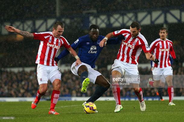 Pieters battles Lukaku at Goodison Park in 2014. Source | Getty Images.