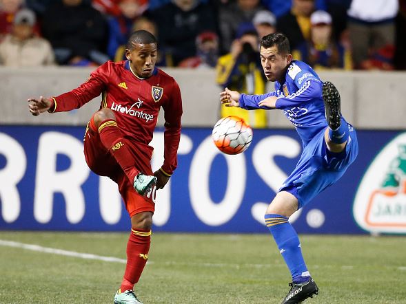 srael Jimenez of Tigres and Joao Plata of Real Salt Lake fight of the ball during the quarterfinals second leg match between Real Salt Lake and Tigres UANL as part of the Concacaf Champions League 2016 at Rio Tinto Stadium on March 02, 2016 in Sandy, United States. Tigers won the series 3-1 to move on to the semifinals / George Frey - LatinContent/Getty Images