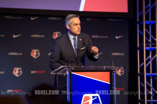 NWSL Commissioner, Jeff Plush, speaking at the 2017 NWSL College Draft | Source: Jenny Chuang - VAVEL USA