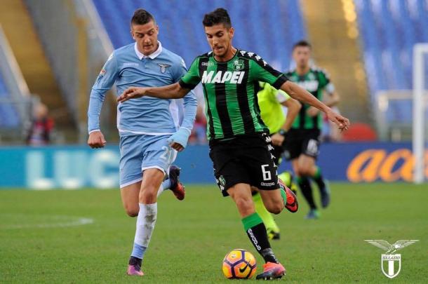 Pellegrini en la pugna con Milinkovic | Foto: Lazio