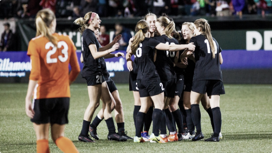 Portland celebrate their opening goal against Houston (Source: Portland Thorns Twitter - @ThornsFC)