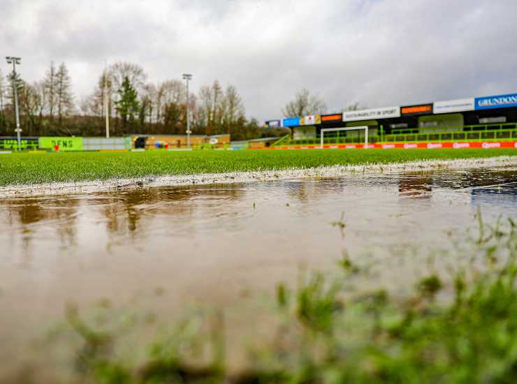 Estado do gramado impediu que o jogo fosse realizado (Foto: Forest Green Rovers)