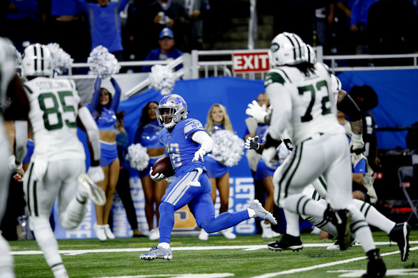 Diggs gave the Lions an immediate 7-0 lead with this interception return for a TD/Photo: Rey Del Rio/Getty Images