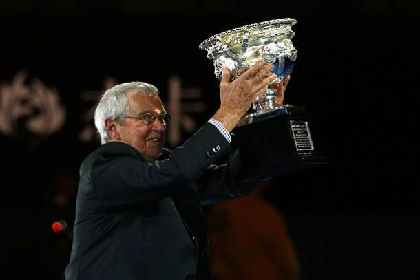 Roy Emerson previously presented the trophy at the 2015 Australian Open final (Getty/Quinn Rooney)