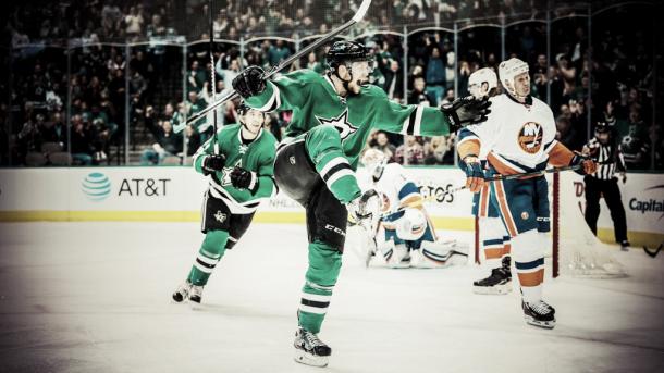 Faksa celebrando un gol con Stars ante Islanders | Foto: NHL.com