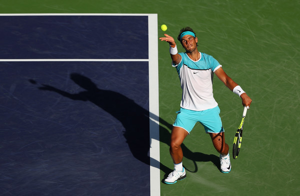 Rafael Nadal serves in Indian Wells./Photo: Julian Finney/Getty Images