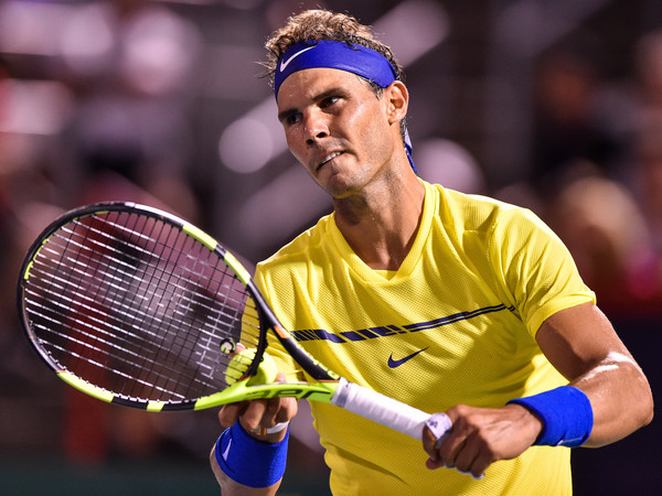 Rafael Nadal prepares to serve | Photo: Minas Panagiotakis/Getty Images North America