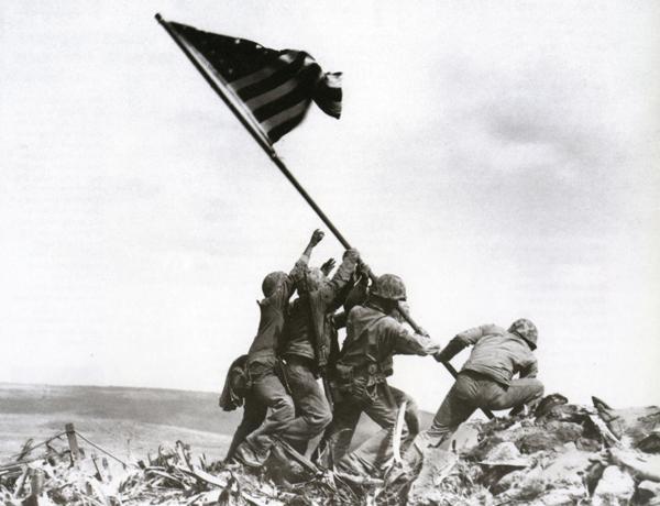 Raising the Flag on Iwo Jima (1945) / Joe Rosenthal