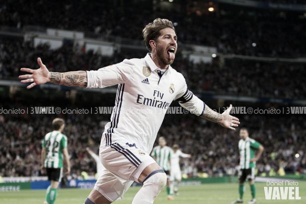 Sergio Ramos celebra su gol al Betis en el Bernabéu I Foto: Daniel Nieto (VAVEL)