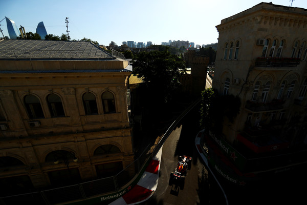 Daniel Ricciardo, durante el GP de Bakú la pasada temporada. Foto: Dan Istitene/Getty Images