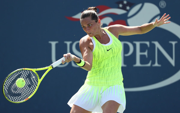 Roberta Vinci hits a forehand during her third-round match against Carina Witthoeft at the 2016 U.S. Open. | Photo: Al Bello/Getty Images North America