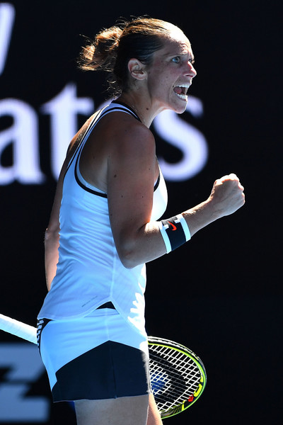 Roberta Vinci celebrates winning a point at the Australian Open | Photo: Quinn Rooney/Getty Images AsiaPac