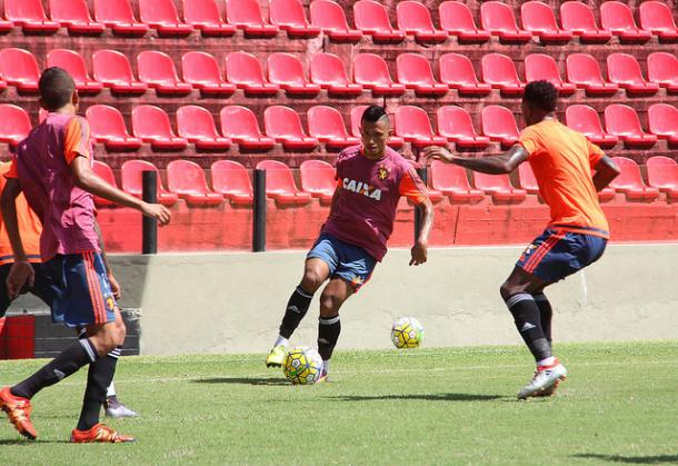 Atacante Rogério deve fazer sua estreia com a camisa do Leão (Foto: Williams Aguiar/Sport)