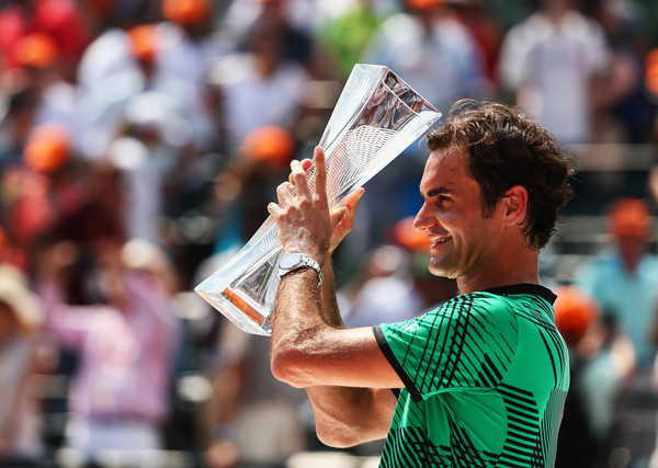 Roger Federer with his third title of the season in Miami (Photo: Al Bello/Getty Images North America)