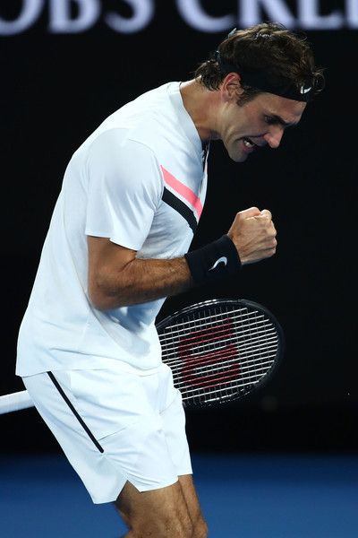 Chum jetze: Roger Federer celebrates after winning a point against Marin Cilic during the final of the 2018 Australian Open. | Photo: Mark Kolbe/Getty Images