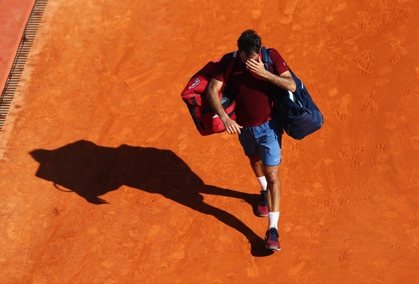 Roger Federer after his 3-set loss to Tsonga | Photo: Michael Steele/Getty Images