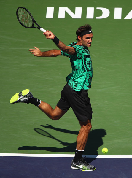 Roger Federer hits a backhand during his straight-sets victory over Jack Sock in the semifinals of the 2017 BNP Paribas Open. | Photo: Clive Brunskill/Getty Images