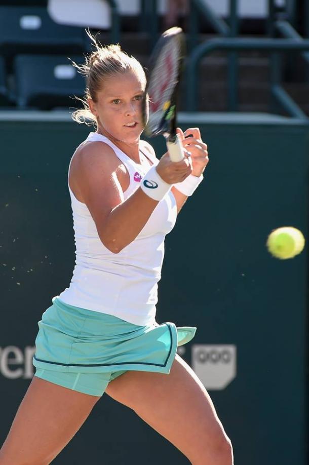 Shelby Rogers hits a forehand during her first round match. Photo: Volvo Car Open