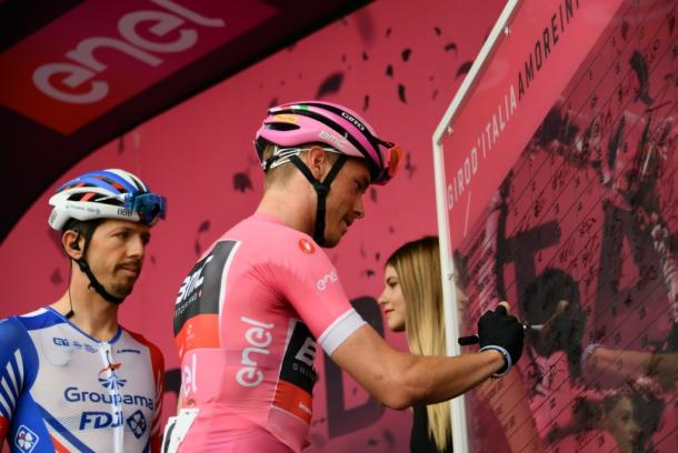 Rohan Dennis vestirá de rosa por segundo día | Foto: Giro de Italia