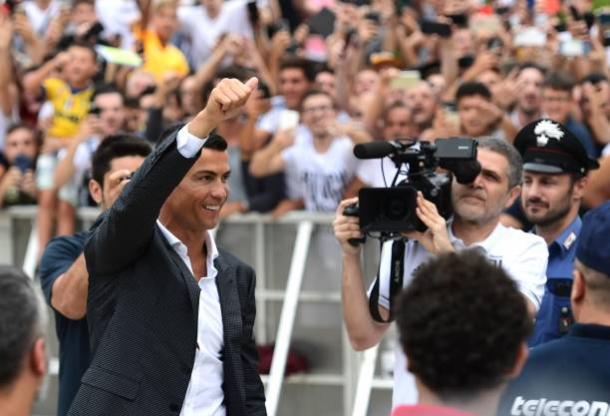 Cristiano Ronaldo en su llegada a Turín | Foto: Getty Images