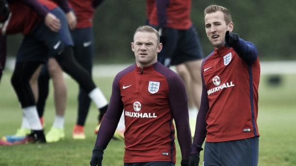 Wayne Rooney y Harry Kane con la selección de Inglaterra. Foto: Skysports