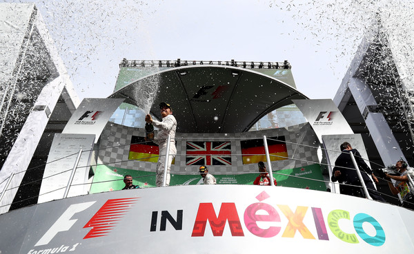 Rosberg foi o segundo e agora tem 19 pontos de vantagem na liderança (Foto: Lars Baron/Getty Images)