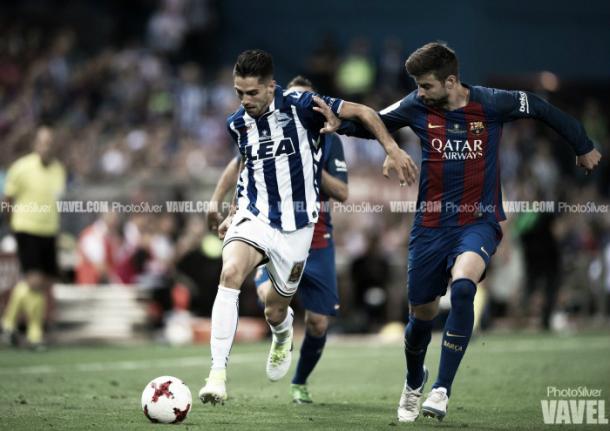 El delantero manchego del Alavés, Rubén Sobrino. | Foto: PhotoSilver (VAVEL)
