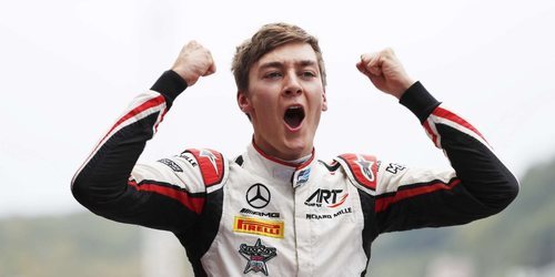 Russell celebrando el título de FIA Formula 2. / Fuente: FIA Formula 2