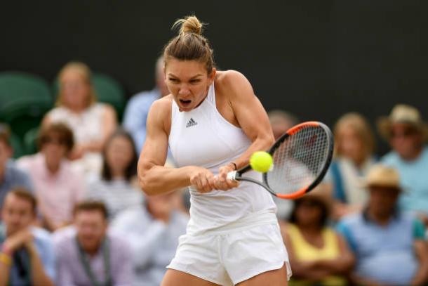 Simona Halep in action during her straight sets win over Victoria Azarenka (Getty/Shaun Botterill)