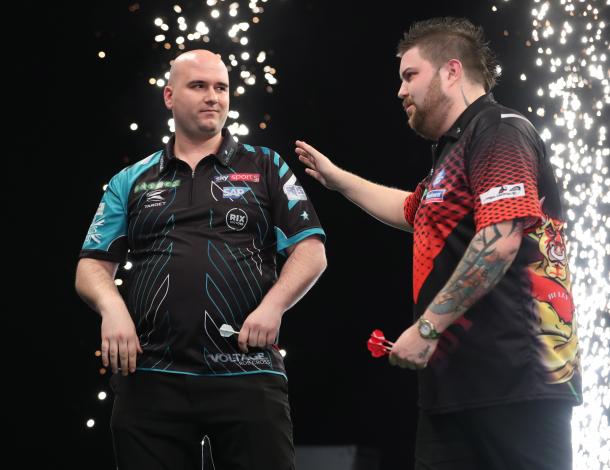 Rob Cross beat Michael Smith 7-5 in the match of the evening in Sheffield. (picture: PDC)