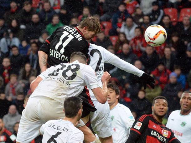 Kiessling heads home the game's opening goal. | Image credit: kicker.