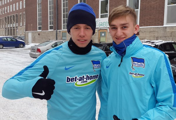 Kurt (L) poses with Mitchell Weiser (R) after being reuinted with his former Bayern Munich team-mate. (Image credit: Hertha BSC)