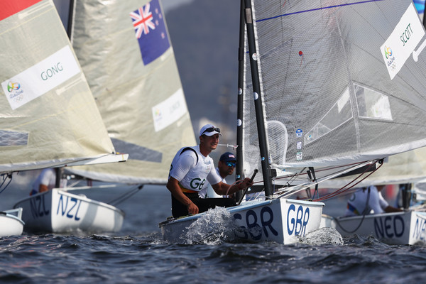 Scott is in gold medal contention (photo : Getty Images)