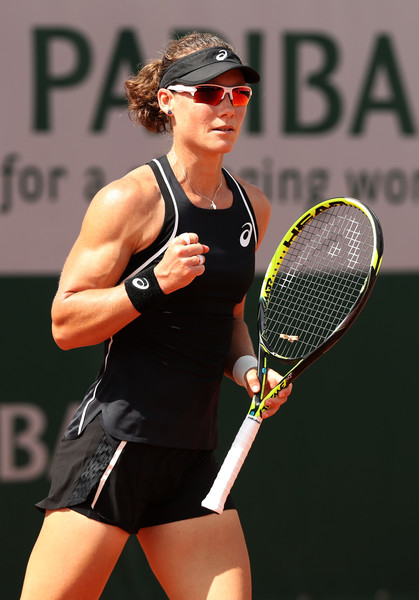 Samantha Stosur celebrates winning a point | Photo: Matthew Stockman/Getty Images Europe