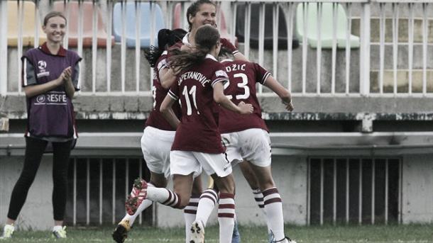 Sarajevo celebrates Armisa Kuć's goal against Rigas. Photo: Fedja Krvavac/UWCL