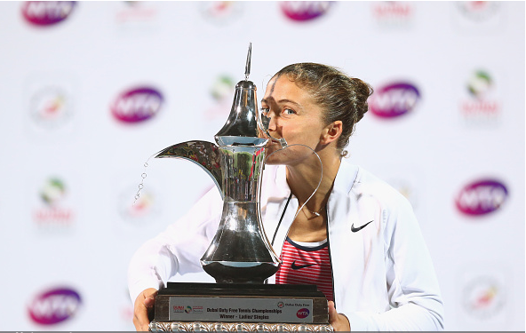 Sara with the trophy. Photo:Getty Images/Francois Nel