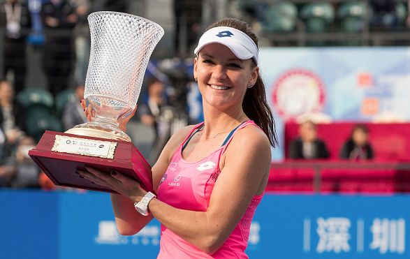 Radwanska with the trophy in Shenzhen. Source:Getty Images/Zhong Zhi