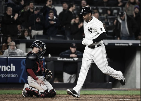 New York's Aaron Hicks trots home after his go-ahead home run in Friday's win | AP