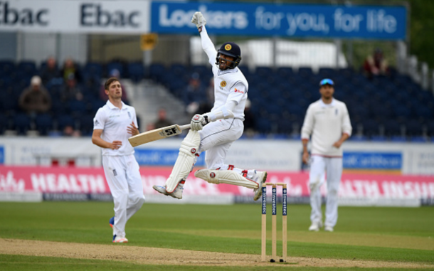 Dinesh Chandimal celebrates his sixth Test century (photo: Getty Images)