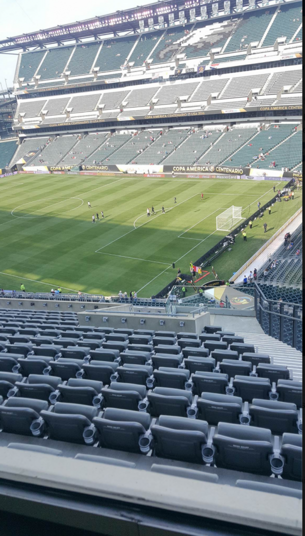 Both American and Paraguayn players have inspected the pitch. Just over an hour until kickoff.