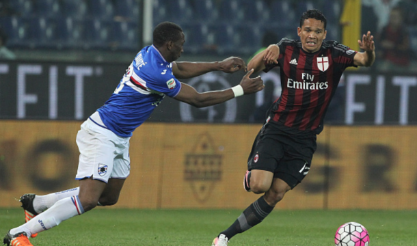 Carlos Bacca (R) of AC Milan is challenged by Modibo Diakite (L) of UC Sampdoria during the Serie A match between UC Sampdoria and AC Milan at Stadio Luigi Ferraris on April 17, 2016 in Genoa, Italy. (Photo by Marco Luzzani/Getty Images)