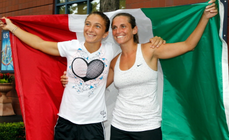 Sara Errani and Roberta Vinci with the Italian flag in US Open 2012. Photo:Getty Images/Mike Stobe