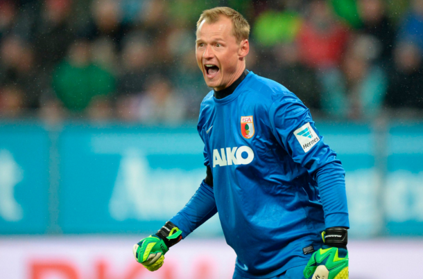 Manninger in action for Augsburg, where he spent four years before this season. (Picture: www.krone.at)