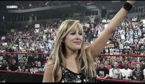 Garcia waves to the WWE crowd during her retirement in 2009 (image: wrestlinginc.com)